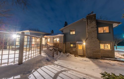 4144 Menomonee Riv Pkwy, Milwaukee WI 53222-1135 exterior