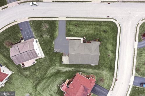 30 Centre Ct, Red Lion PA  17356-8949 exterior