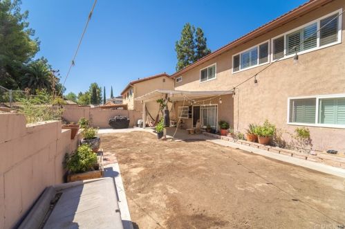 29000 Gladiolus Dr, Santa Clarita CA  91387-1828 exterior