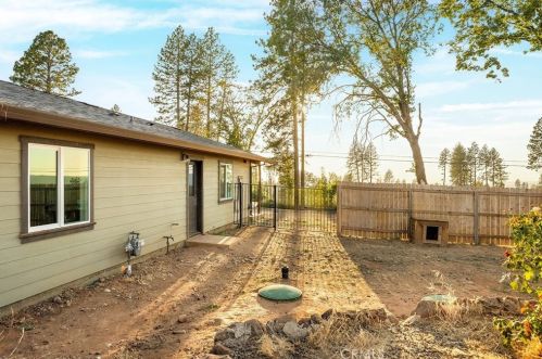 6306 Graham Rd, Paradise CA  95969-3104 exterior