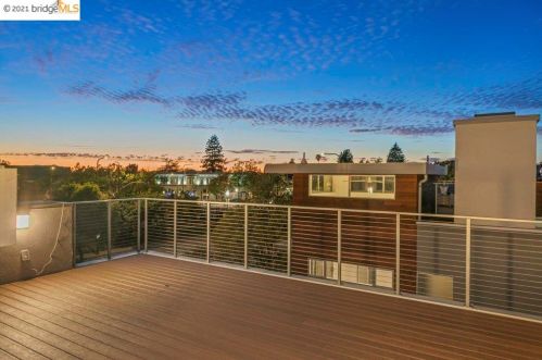 1811 63rd St, Berkeley CA  94703-2706 exterior