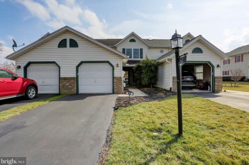 62 Westwood Ct, West Enola, PA 17025-1515
