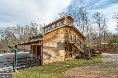 3714 Mountain Rd, Haymarket VA  20169-1739 exterior