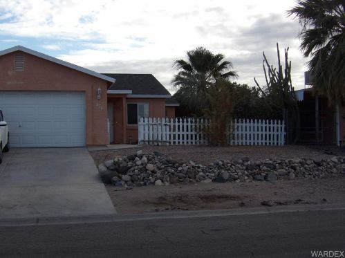 976 Glen Dr, Bullhead City, AZ 86442-6522