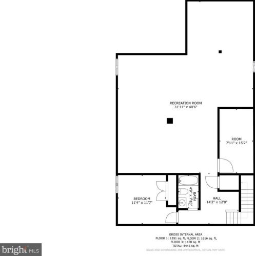 445 Lord Fairfax St, Charles Town WV  25414-2603 exterior