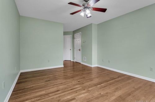 19 Fairlawn Dr, Wallingford CT 06492-2588 exterior