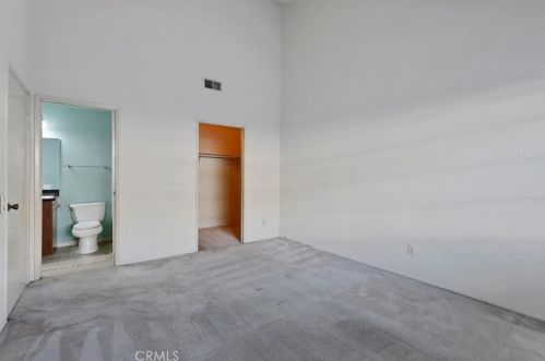 11690 Lakewood Blvd, Downey CA  90241-5272 exterior