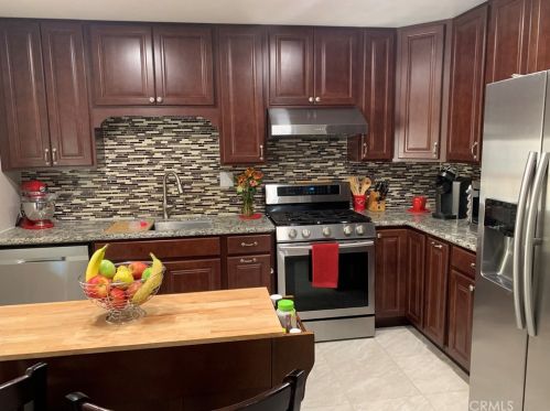 16705 Minter Ct, Santa Clarita CA  91387-3275 exterior