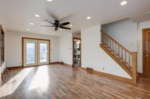 7031 Lincoln Ave, Milwaukee, WI 53219-1958