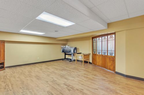 786 Decorah Rd, West Bend WI  53095-8112 exterior