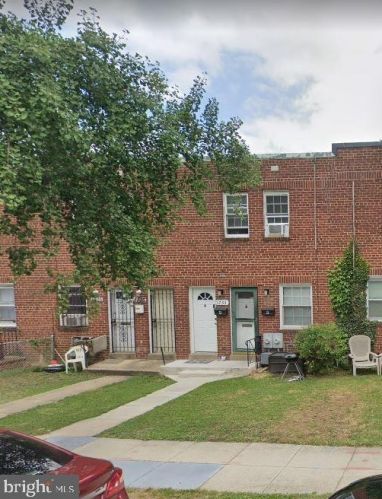 1733 Holbrook St, Washington DC 20002-2908 exterior