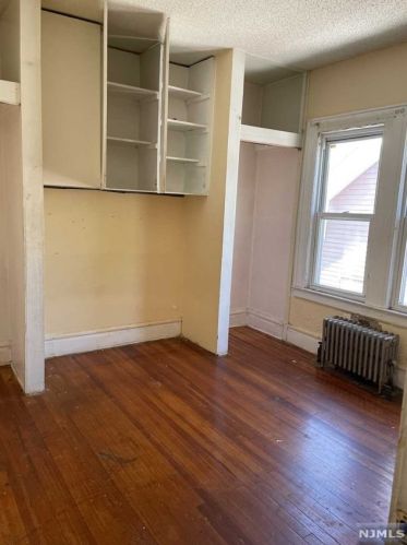 432 Stuyvesant Ave, Irvington NJ  07111-2046 exterior