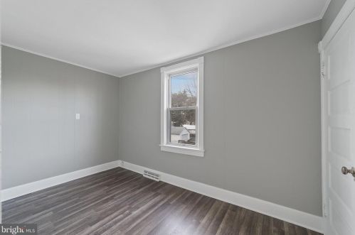 25 Regina Ave, Trenton NJ  08619-2201 exterior