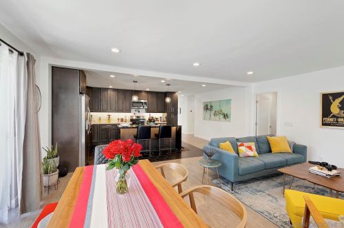 5702 Bakewell St, San Diego CA 92117-4044 exterior