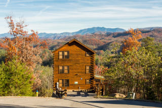 2030 Delta Dawn Dr, Pigeon Forge TN  37862-7470 exterior