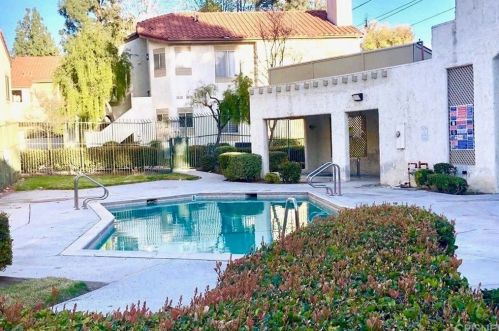 3216 Darby St, Simi Valley CA 93063-2546 exterior