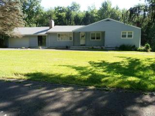 8 Daniels Dr, Danbury, CT 06811-2707