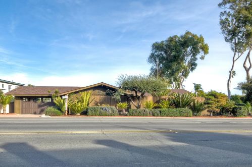 2980 Nichols St, San Diego CA  92106-3425 exterior