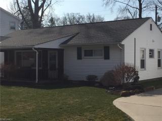 664 Iroquois Trl, Willoughby, OH 44094-7218