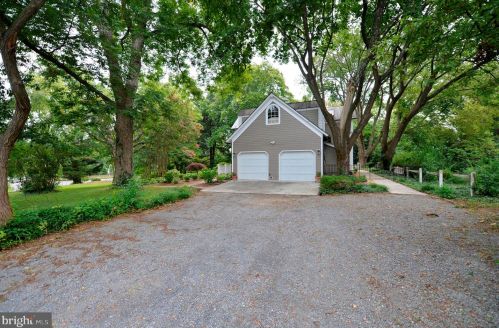 100 Colonial Hwy, Hamilton VA  20158-9012 exterior