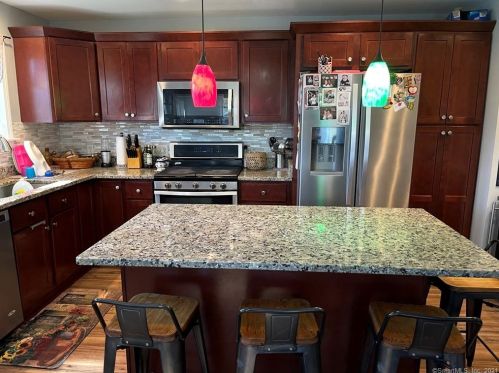 3 Griswold Ct, United States Coast Guard Ac CT  06320-5209 exterior