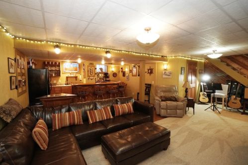 386 Schell Rd, Wilmington OH  45177-9037 exterior