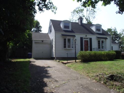 26 Logan Ln, Piscataway NJ  08854-5804 exterior