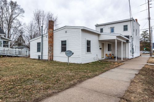 1701 Onalaska Ave, La Crosse, WI 54603-2251