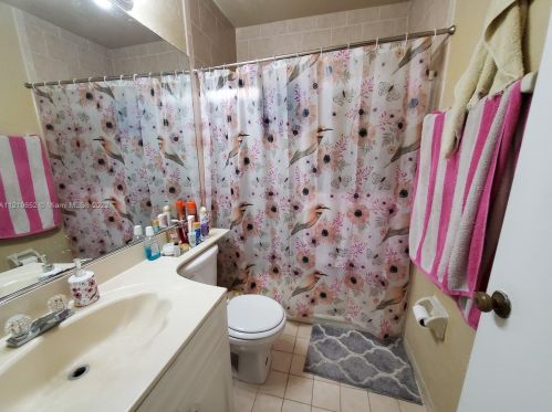 5850 20 Ln, Hialeah FL  33016-2663 exterior