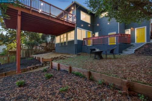 4216 Knoll Ave, Oakland CA  94619-3025 exterior