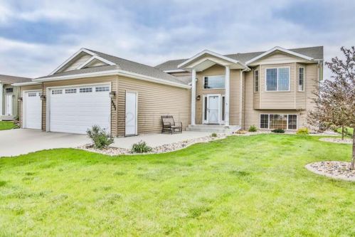 4205 15th St, Moorhead, MN 56560-6957