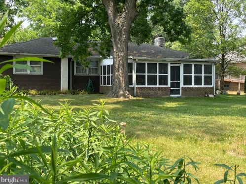 714 Pomona Rd, Riverton NJ 08077-4233 exterior