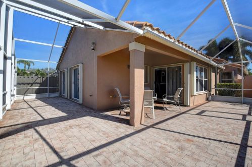 7181 Foxworth Ct, Boynton Beach FL  33437-6455 exterior