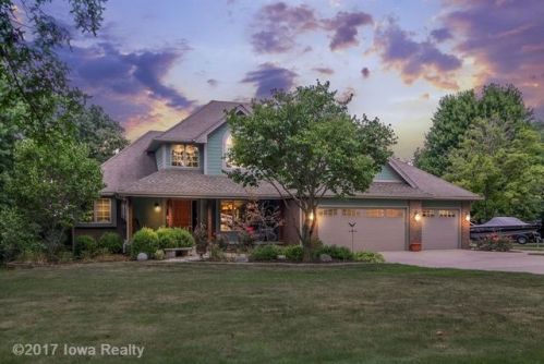 9831 Hamilton Trl, Indianola, IA 50125-8404