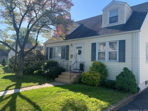 275 Birmingham St, Bridgeport, CT 06606-3422