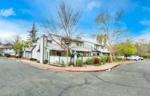 6417 Creekbed Ln, Citrus Heights CA  95621-4854 exterior