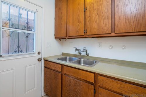 6227 Buisson St, San Diego CA 92122-2246 exterior