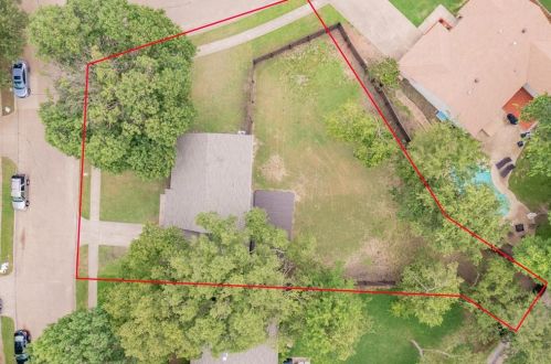1606 Wisteria Way, Richardson TX  75080-3115 exterior