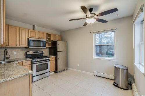 8 Valiant Ct, Mount Sinai NY  11766-2915 exterior