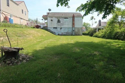 17 Virginia Dr, Mckeesport PA  15133-1005 exterior