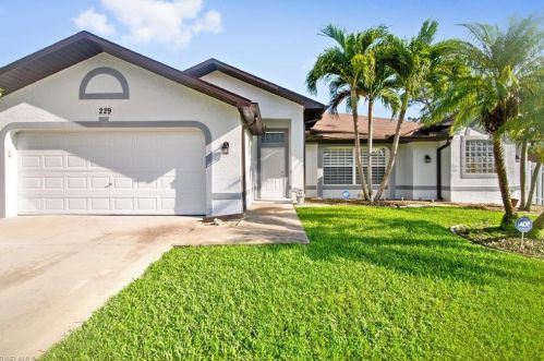 229 14th Ter, Cape Coral, FL 33909-1298