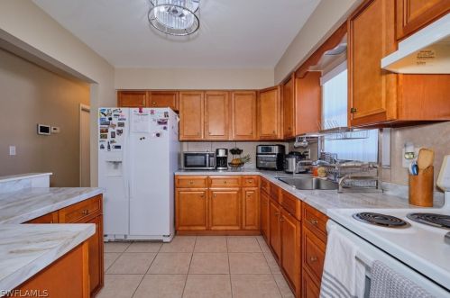 200 Highview Ave, Lehigh Acres FL  33936-7045 exterior