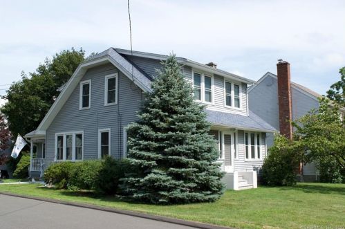31 Parker St, Manchester, CT 06040-4419