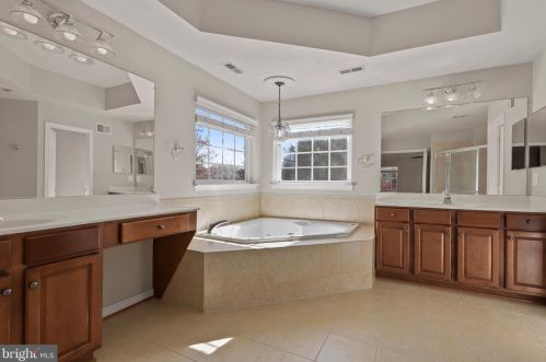 12257 Tulane Fls Dr, Bristow VA  20136-2183 exterior