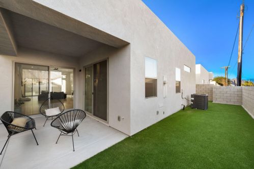 54640 Avenida Juarez, La Quinta CA  92253-3722 exterior