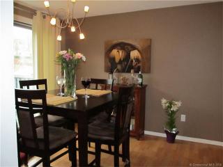 12 Trolley Crossing Ln, Middletown CT  06457-5841 exterior