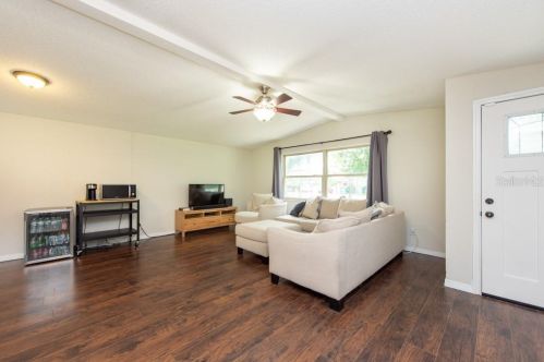 9741 Fowler Ave, Thonotosassa, FL 33592-3415