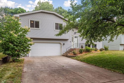 1512 2nd Ter, Saint Paul, MN 55112-3479