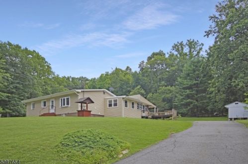 131 Mount Pisgah Ave, Oxford NJ  07863-3070 exterior