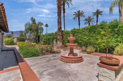 68 Calle Rivero, Rancho Mirage CA  92270-2253 exterior